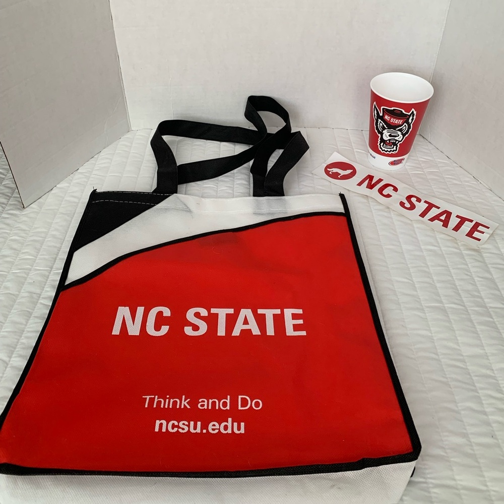 NC State Lot Decal Reusable Bag with Pockets Plastic Cup Collegiate Red Black